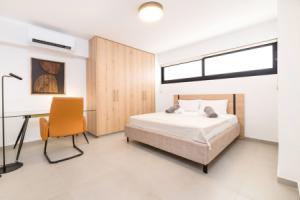 Finikoudes Marina View 102 Apartments, Larnaka