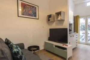 Fresh One Bedroom Apartment In Noble Principe Real, Lisbon