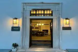 Kenta Mountain Hotel, Portaria