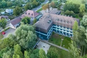 SL'otel im Parforcehaus, Bernburg