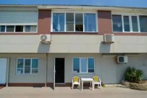 Hostel Eling, Adler