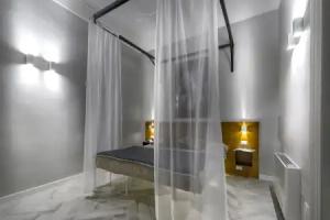 Suite del Ponte Normanno, Palermo