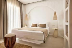Villa Aethera Milos, Adamas