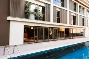 Hotel Lei Hotel, Lara