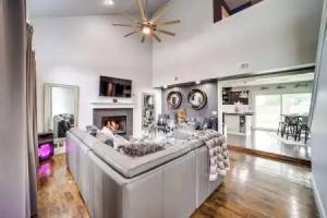 'peace & Tranquility' Home, 2 Mi to Downtown Tourist base, Tulsa