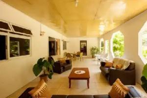 Jeanny's Self Catering Apartments, Grand Anse