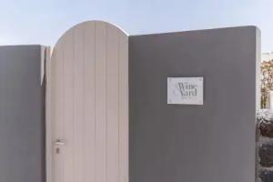 Wine and Yard Caves Hotel, Pirgos