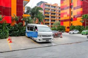 Naiharn Pearl Condo Hotel by Villacarte, Nai Harn