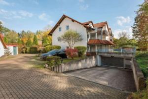 Spacious Apartment Near Forest in, Bad Durrheim