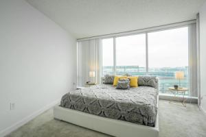 Downtown 2br Apartment Near Convention Center 2 Bedroom Apts by RedAwning, Baltimore