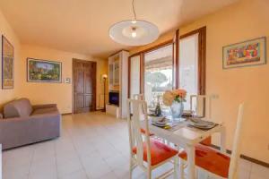 Cinzia Apartment Front Beach, Sirmione