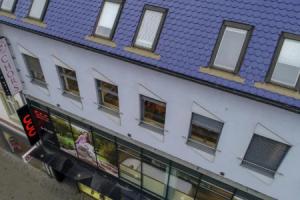 CHORS like a hotel - 1st World NFT Block & Art Capsule Hostel MetaCHORS, Bratislava
