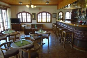Triton Rooms, Stalis
