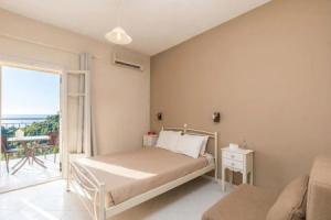 Studio Apartments With Large Swimming Pool and Sea View at Beach Corfu, Pelekas