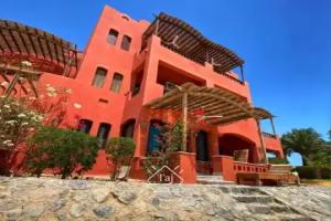 Taj Home, Amazing pool and lagoon view 2bedrooms apartment, El Gouna