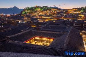 Yunman Mu Mountain SnowPanoramic Aesthetic Vacation Courtyard Viewing the Ancient City Snow Mountain Hotel, Lijiang