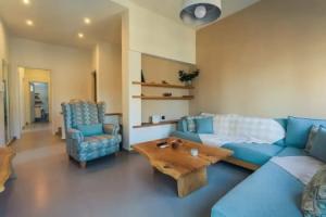 Upscale Modern Escape in the Historic Center Tourist base, Kalamata