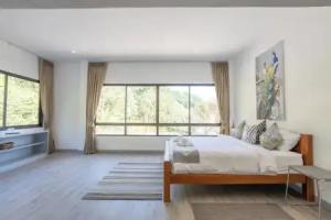 Villa with Jacuzzi &Stunning Seaview V30, Panwa