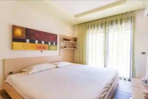 Luxury Villa Maria, Haraki