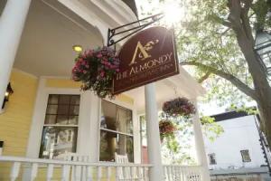 Almondy Inn, Newport