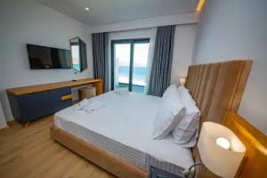 El Primero Hotel, Sarande