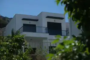 Al Mare Villa, Guemuesluek