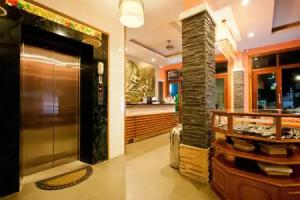 The Chambre Patong, Patong