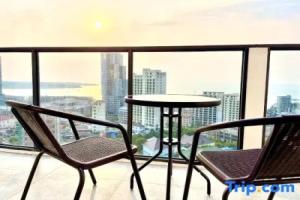 AIR HOTEL - SKY POOL & FREE LAUNDRY - 5min to Boat Pier, Sihanoukville