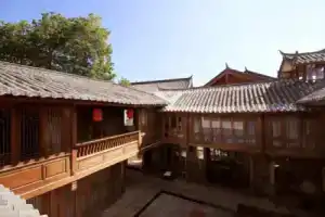 Lijiang Banxicaotang Inn, Lijiang