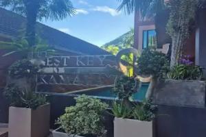 Westkey Hotel, Kamala
