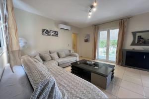 Kika Residence - 2 Bedroom House With Barbeque, Lassi