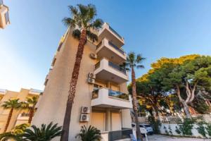 Amazing Canvas by the Sea Wifi Free Parking Apartments, Vlore
