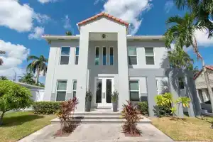 Dream House 5 Bedroom w/ Amazing Heated Pool, Hollywood