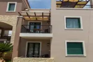 Gianna Apartments, Almirida