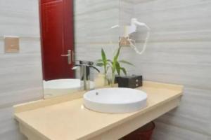 Yilong Hotel (Huizhou Ganghui), Huizhou