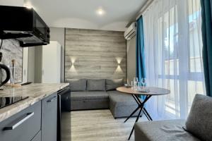 Studiya V 5 Minutah Ot Morya Flat, Adler