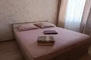 Okolo Tau Flat, Saratov