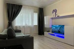 Tolstoy Na Pushkinskoy Flat, Tula