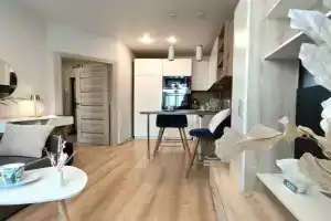 U Metro Zvozdnaya Ryadom s Pulkovo Apartments, St. Petersburg