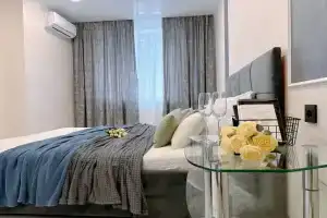 Sovremennaya Flat, Engels