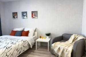 Studiya dlya Troikh Ryadom s Aeroportom Flat, Znamenskiy