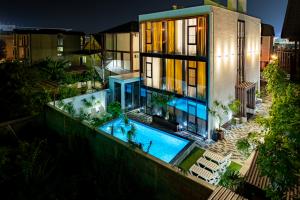 Sunset Apartment, Adler