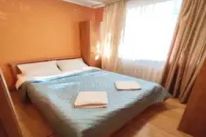 V Samom Tsentre Goroda Alikhanova 10a Flat, Karagandy