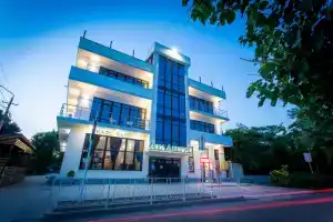 Atlantis Hotel, Yevpatoriya