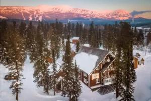 Sheregesh's Wood Chalets & Apartments, Sheregesh