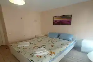 V Stile Provans, Centr Flat