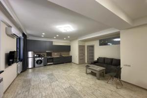 Kamenny Dom na Ulitse Horenatsi Private House, Yerevan