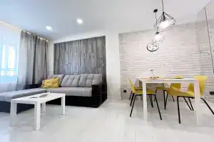2-K Kvartira V Zhk Alye Parusa Lodging House, Kirov