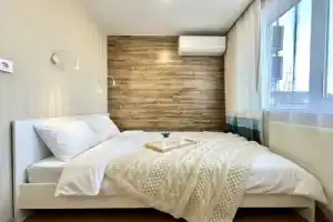 Dizaynerskaya Studiya 1/2 Flat, Artem