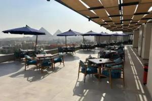 Pyramid Stars Inn, Cairo